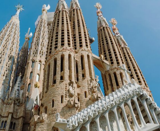 Barcelona za 250 zł z...