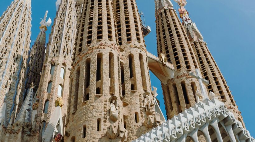 Barcelona za 250 zł z Berlina! Hit na wakacje 2026!