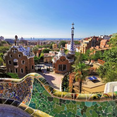 Barcelona czeka! 💥 Bezpośrednie loty z Krakowa za jedyne 182 zł