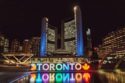 Kanada w super cenie! Loty do Toronto z Warszawy już od 2150 zł!