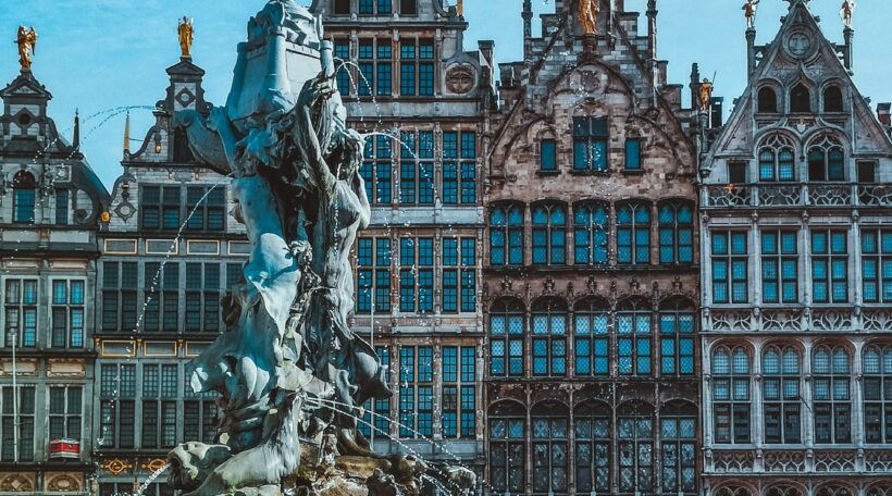 Bruksela za grosze! 💥 Odkryj stolicę Belgii i światową stolicę czekolady.🍫
