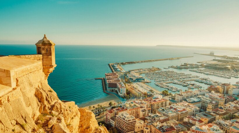 Tanie loty do Alicante z kilku miast Polski już za 276 zł w dwie strony! Ucieknij od jesieni na słoneczną Costa Blanca!