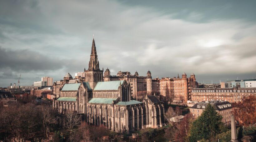 Szkocja czeka! 🏴󠁧󠁢󠁳󠁣󠁴󠁿✨ Loty do Edynburga i Glasgow od 267 zł z kilku miast Polski! Terminy we wrześniu.
