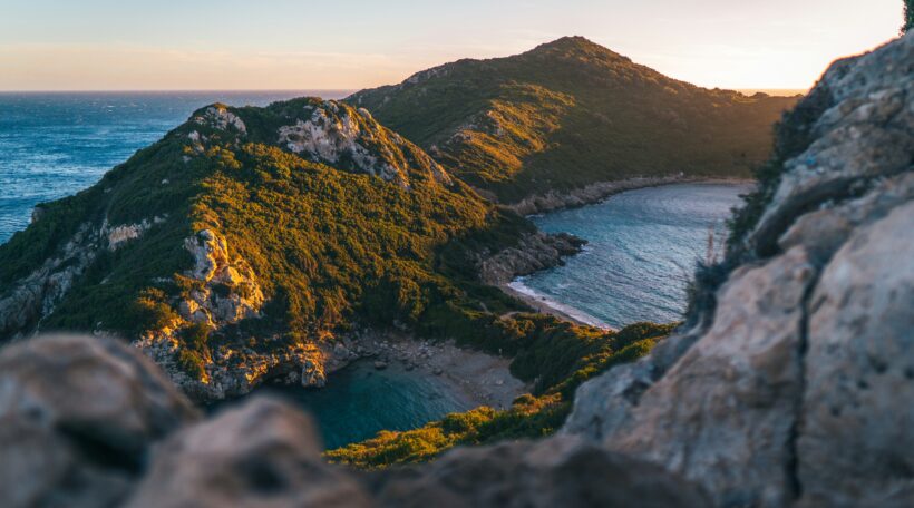 Przedłuż sobie lato na Korfu! 🇬🇷☀️ Loty na grecką wyspę od 292 zł w dwie strony!