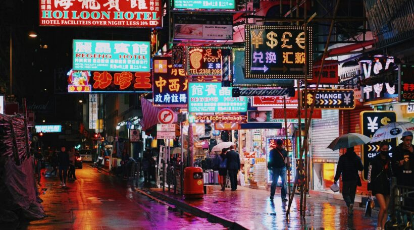 Odkryj niezwykłą metropolię Azji! 🔥 Hongkong z Warszawy liniami SAS za 2641 zł!